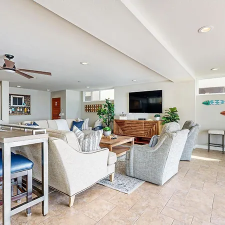 Hawaiian Style On Beach Rd